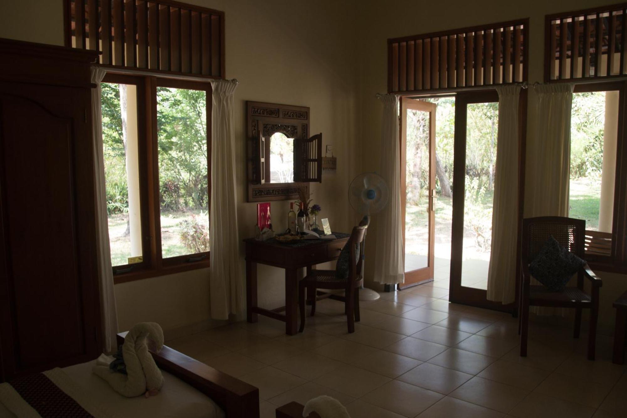 Guesthouse Rumah Senang Kalibaru Bagian luar foto