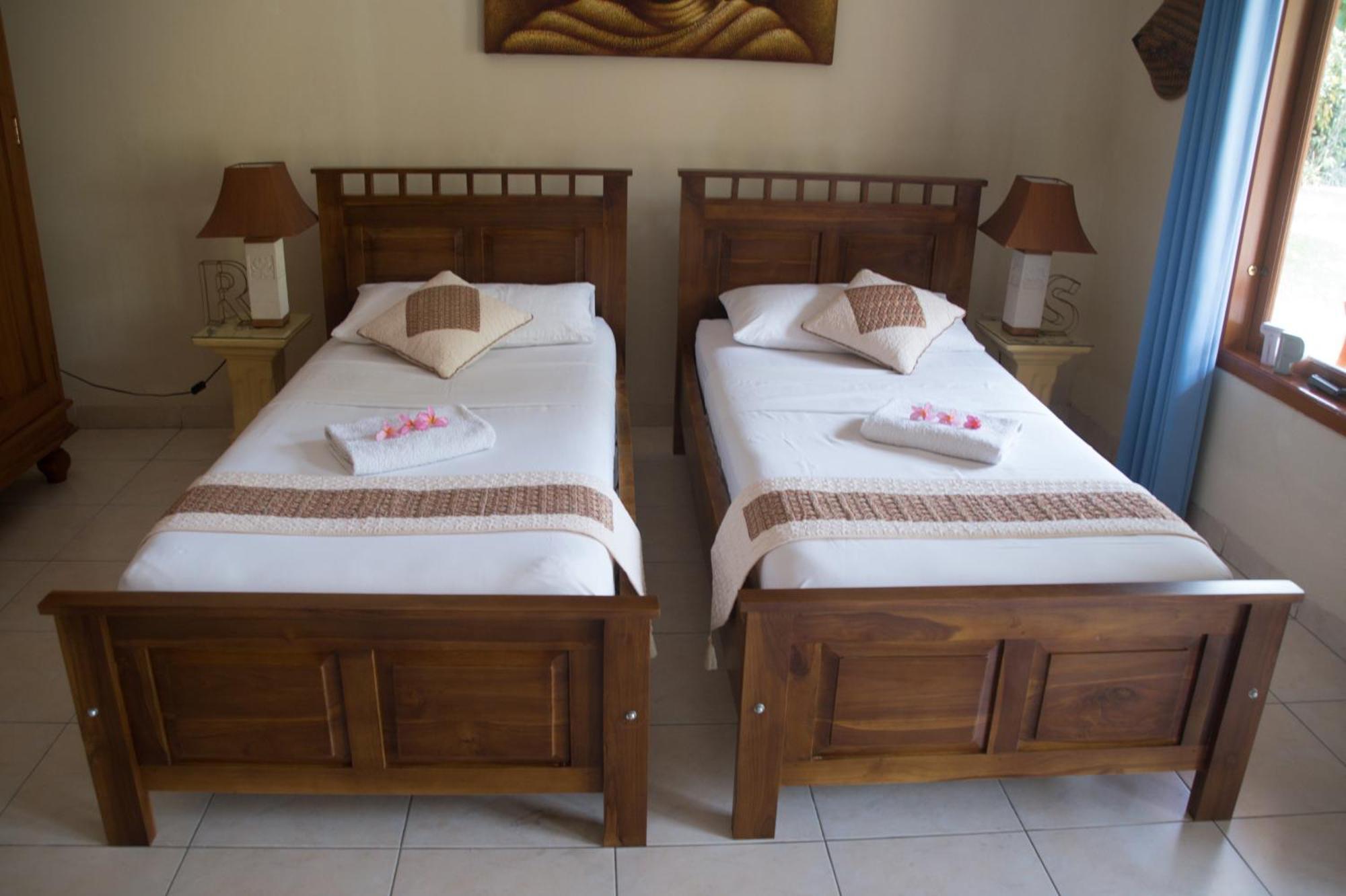 Guesthouse Rumah Senang Kalibaru Bagian luar foto