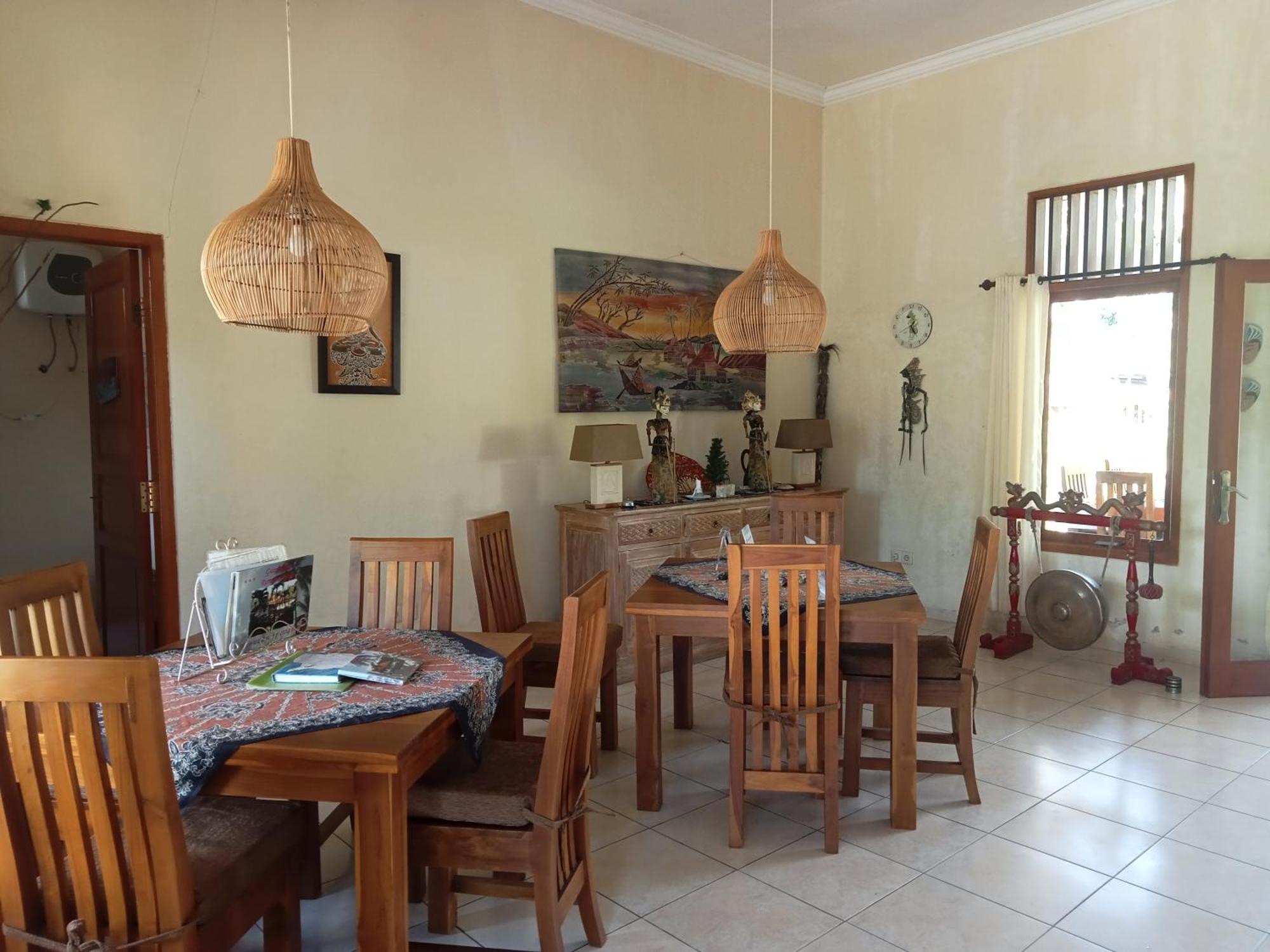 Guesthouse Rumah Senang Kalibaru Bagian luar foto