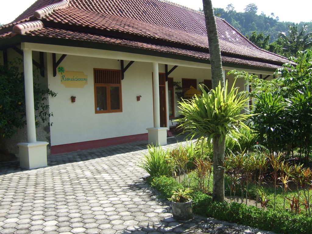 Guesthouse Rumah Senang Kalibaru Bagian luar foto