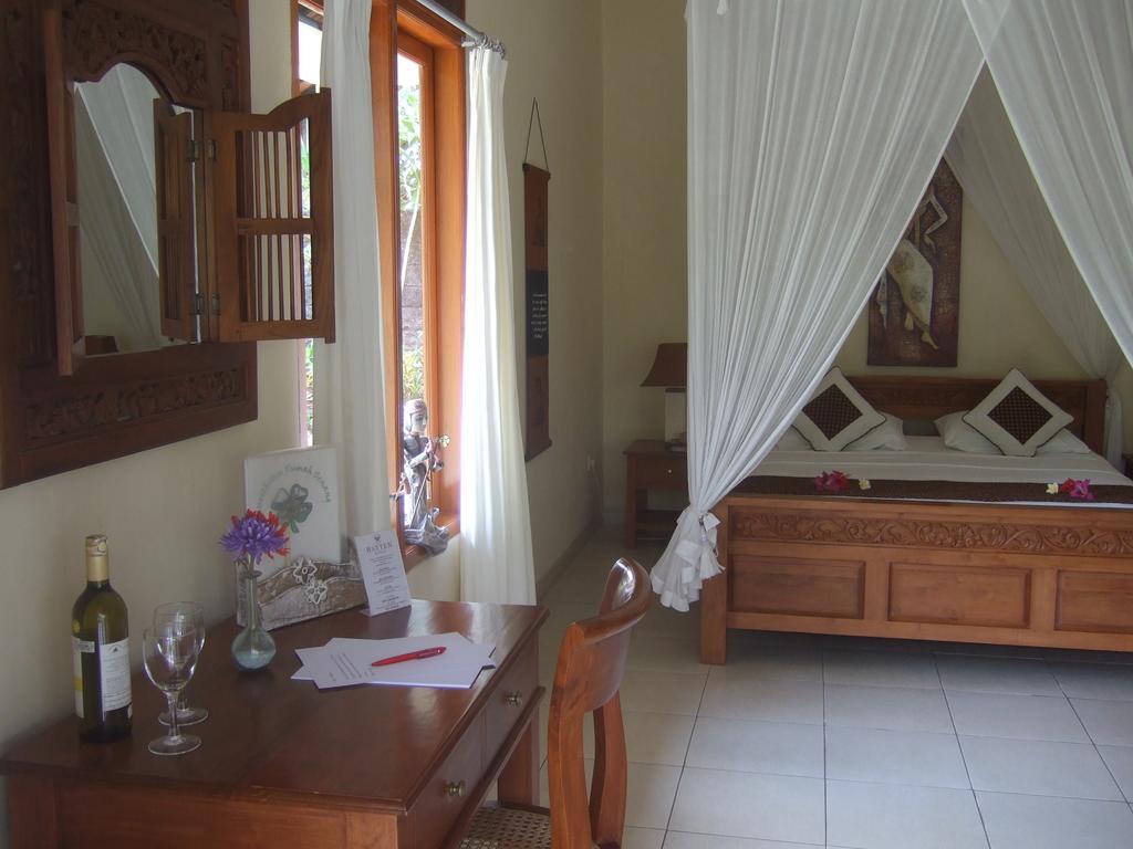Guesthouse Rumah Senang Kalibaru Bagian luar foto