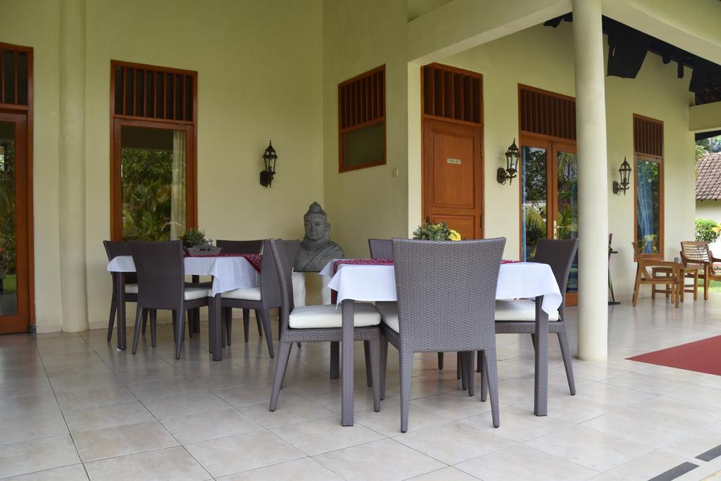 Guesthouse Rumah Senang Kalibaru Bagian luar foto