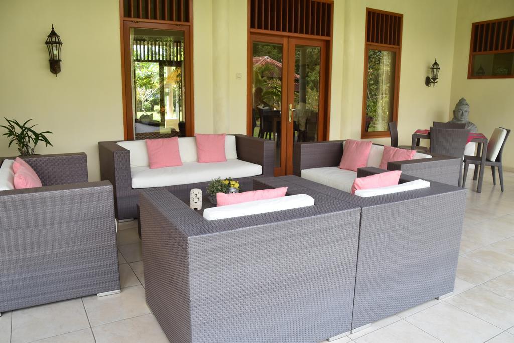 Guesthouse Rumah Senang Kalibaru Bagian luar foto